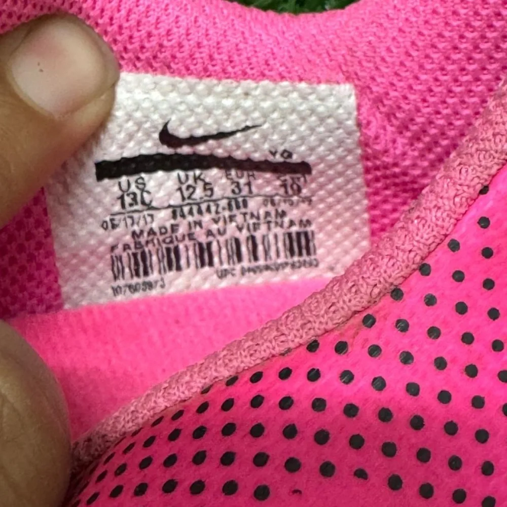 Nike‎ Kids Pink and Black Cleats Size 13C